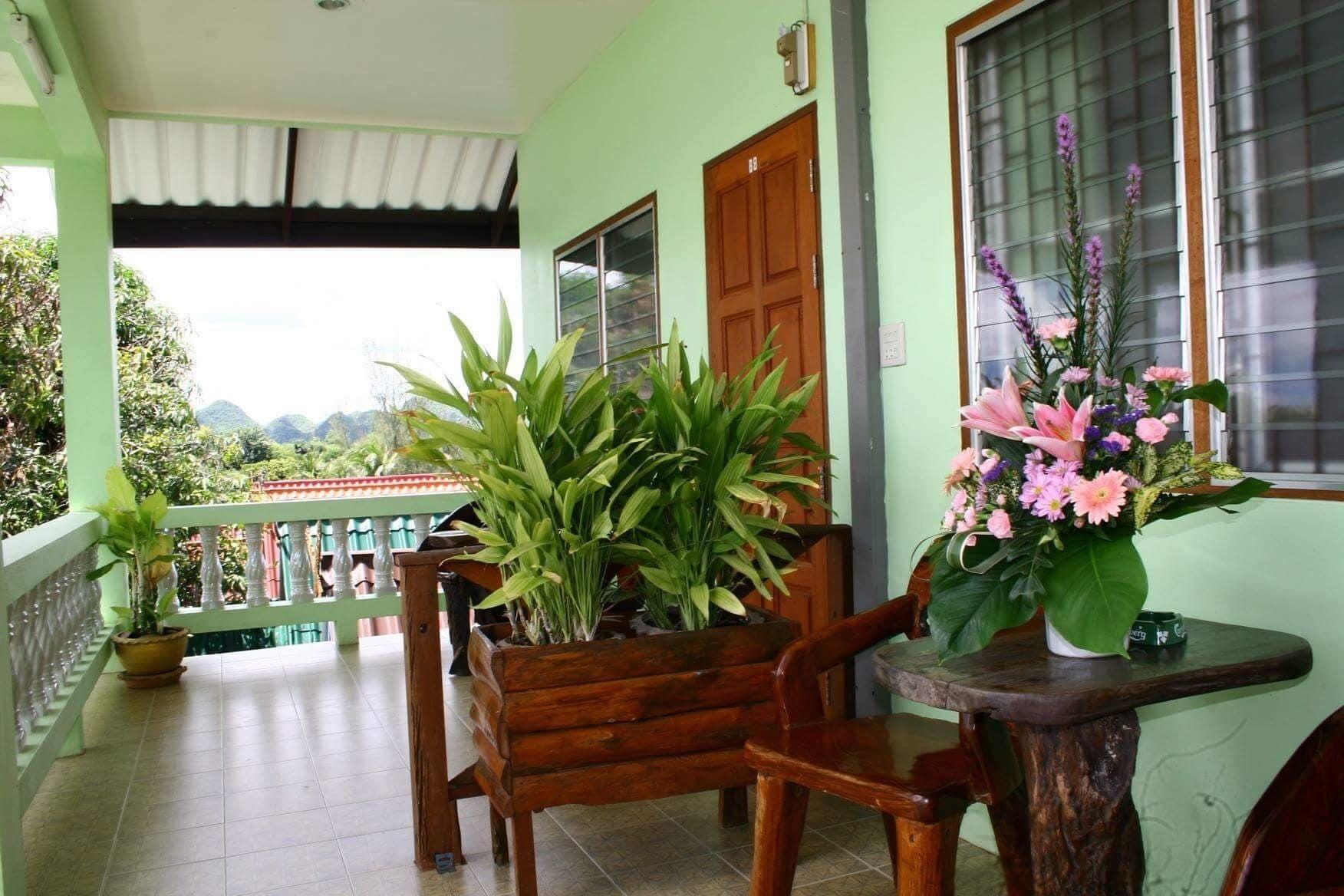 Pongphen Guesthouse - Sha Plus Certified Канчанабури Екстериор снимка