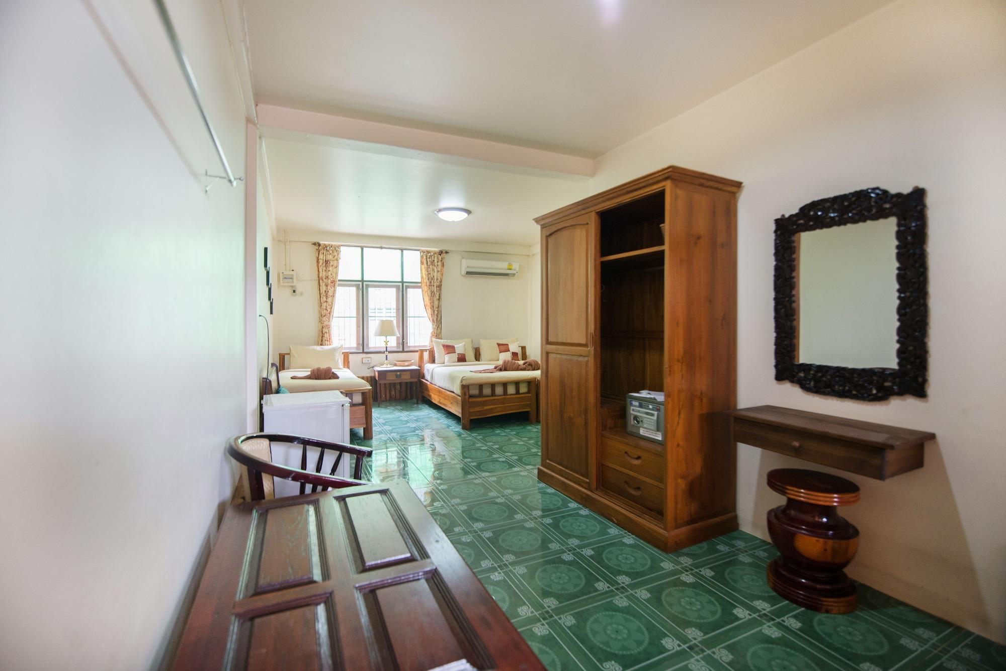 Pongphen Guesthouse - Sha Plus Certified Канчанабури Екстериор снимка