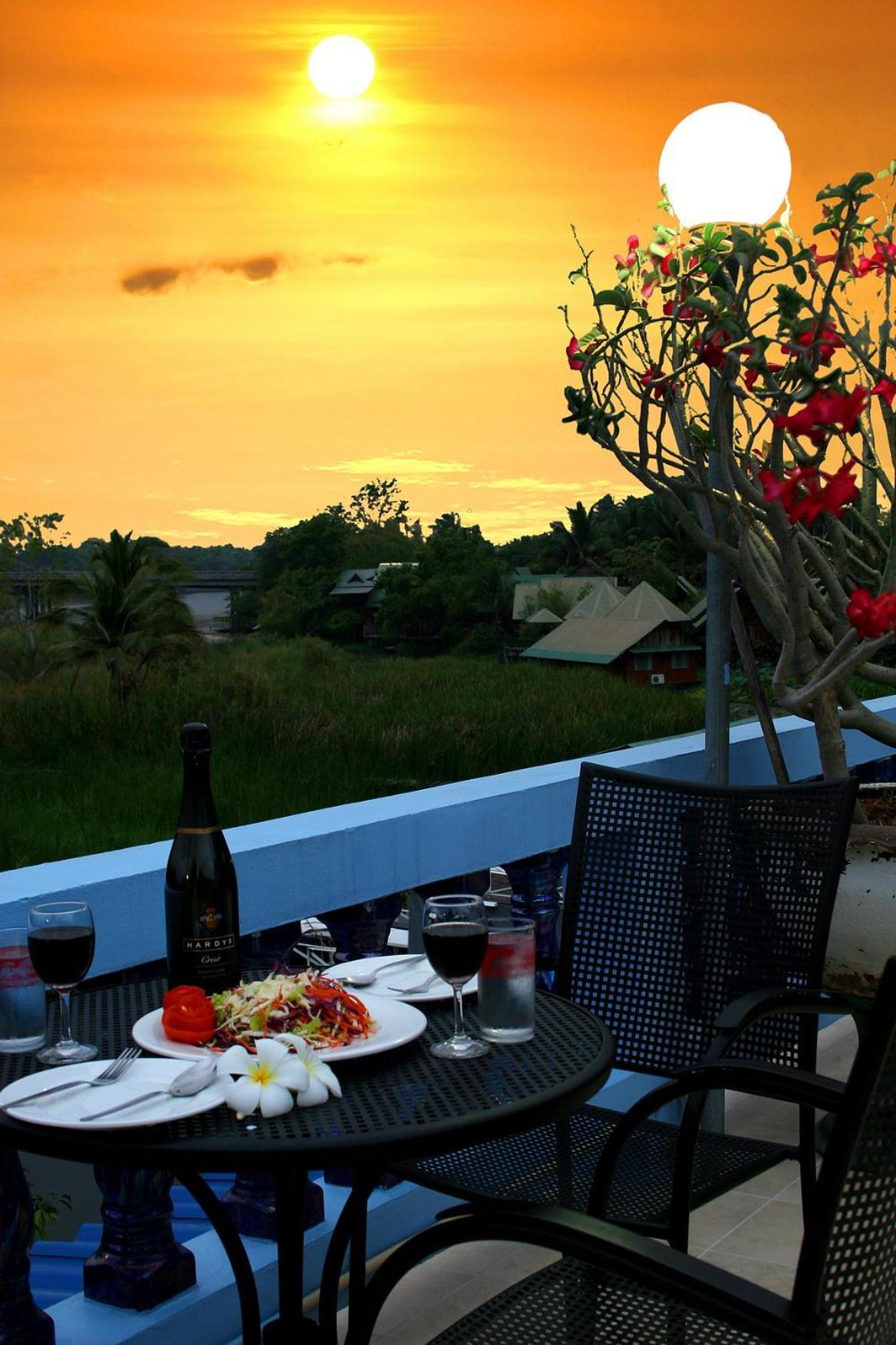Pongphen Guesthouse - Sha Plus Certified Канчанабури Екстериор снимка