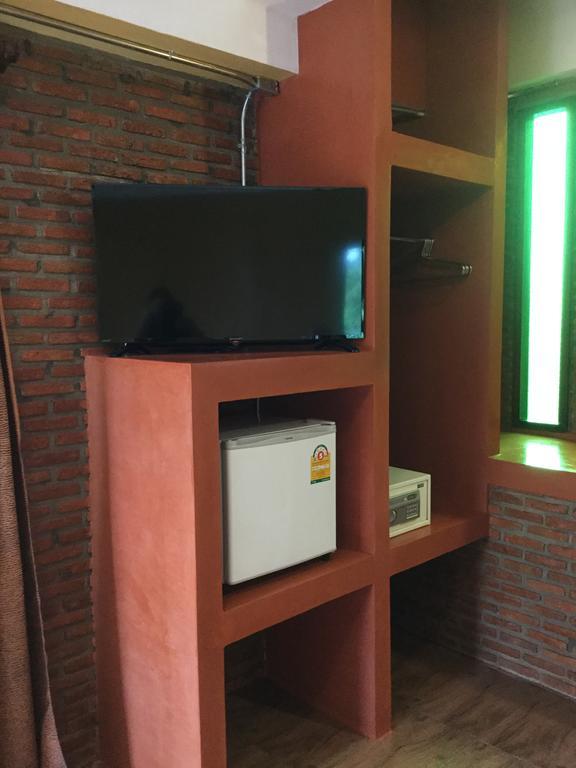 Pongphen Guesthouse - Sha Plus Certified Канчанабури Екстериор снимка