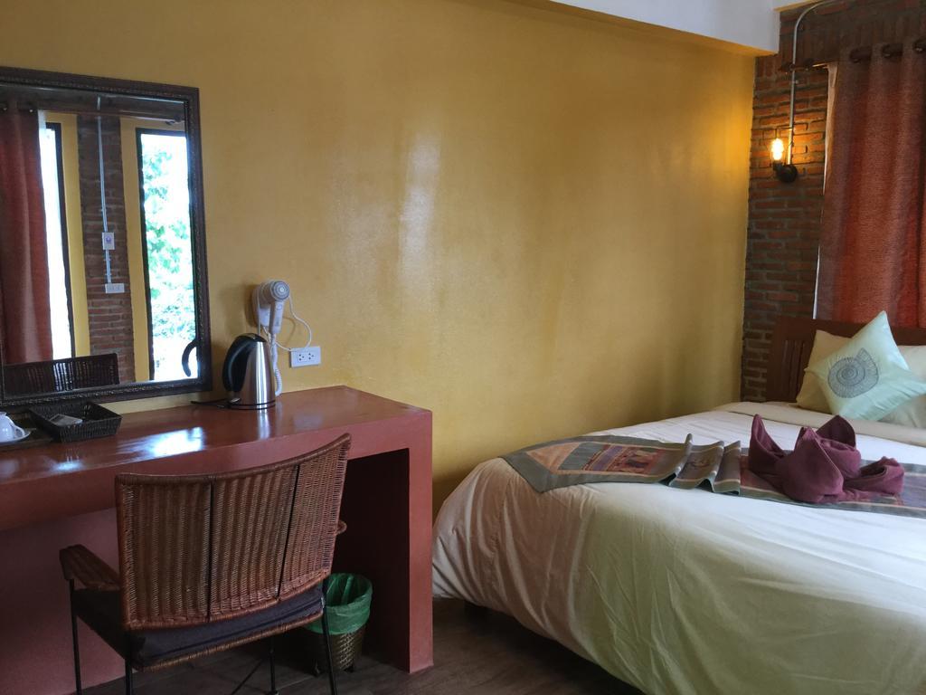 Pongphen Guesthouse - Sha Plus Certified Канчанабури Екстериор снимка