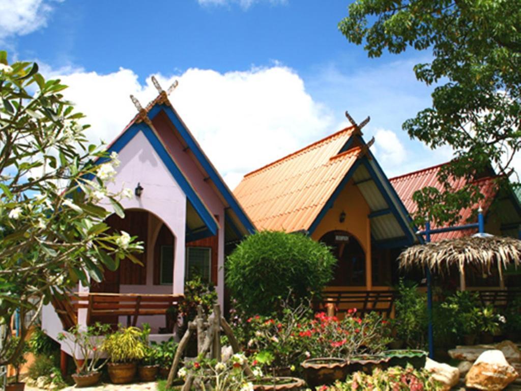 Pongphen Guesthouse - Sha Plus Certified Канчанабури Стая снимка