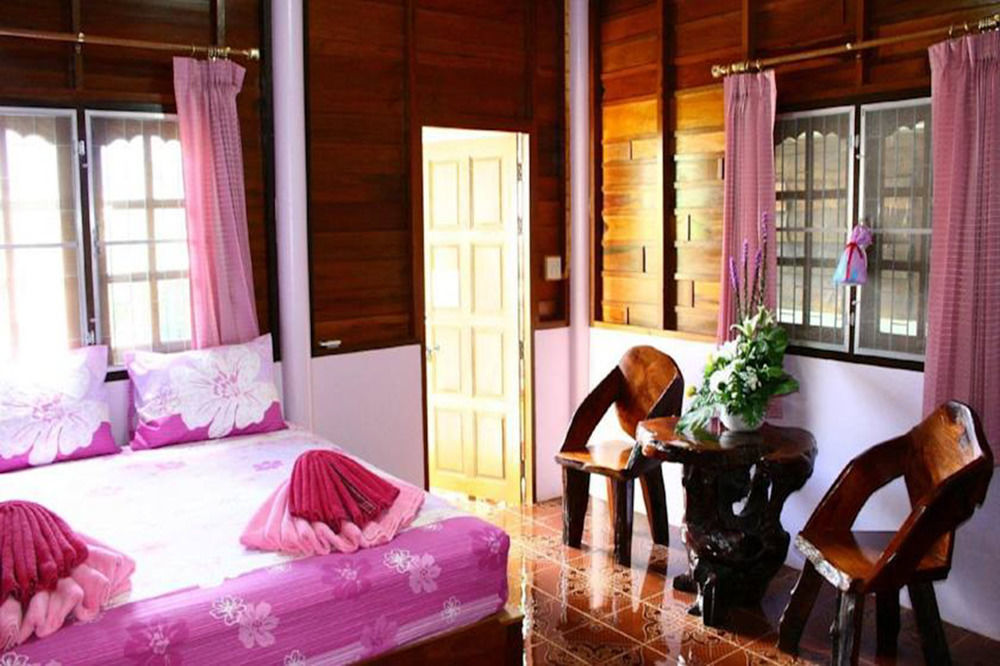 Pongphen Guesthouse - Sha Plus Certified Канчанабури Екстериор снимка