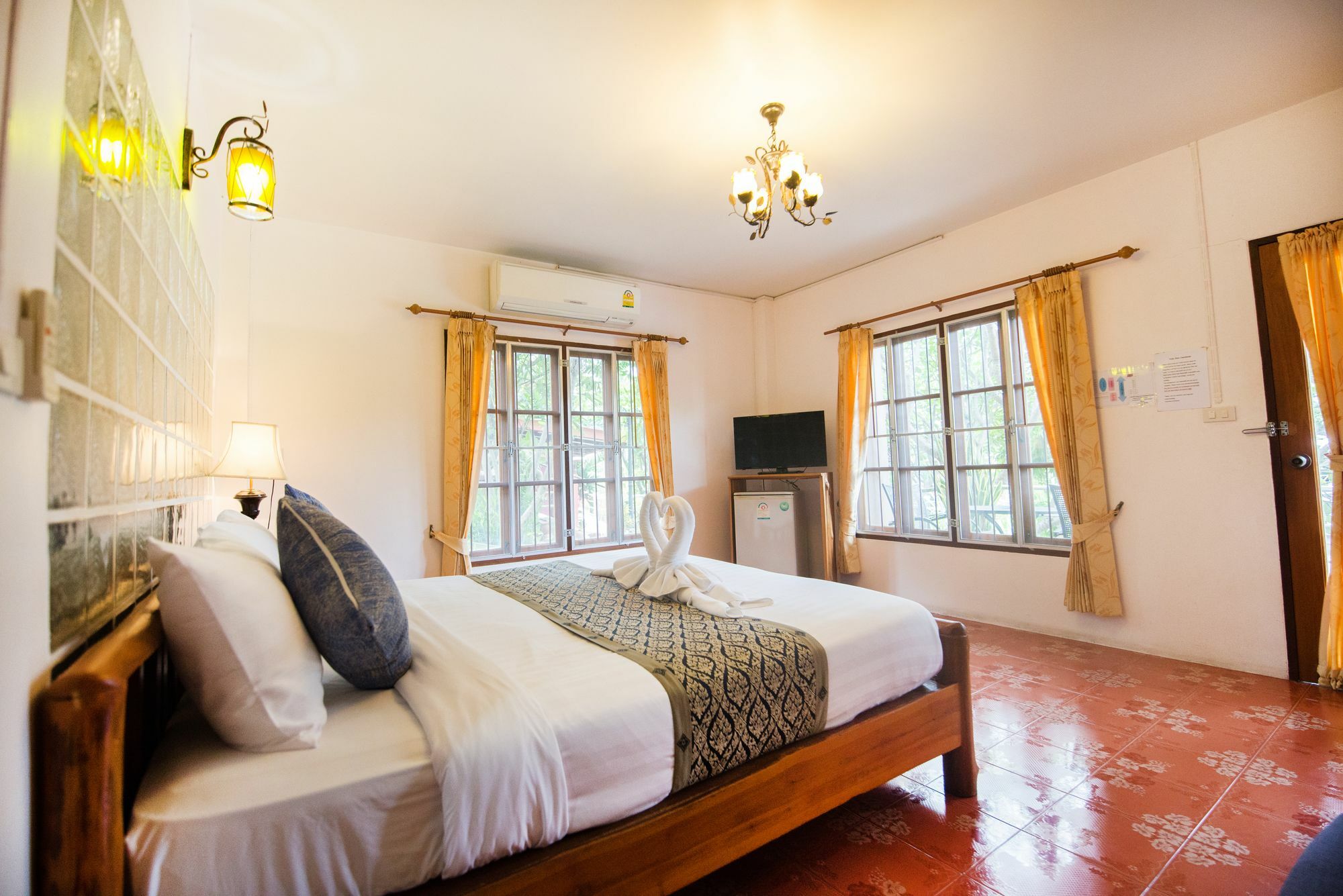 Pongphen Guesthouse - Sha Plus Certified Канчанабури Екстериор снимка